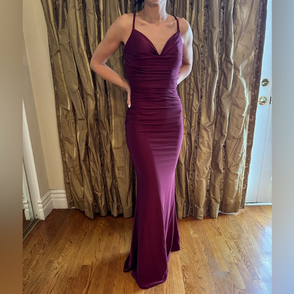 Chic Burgundy Maxi Dress